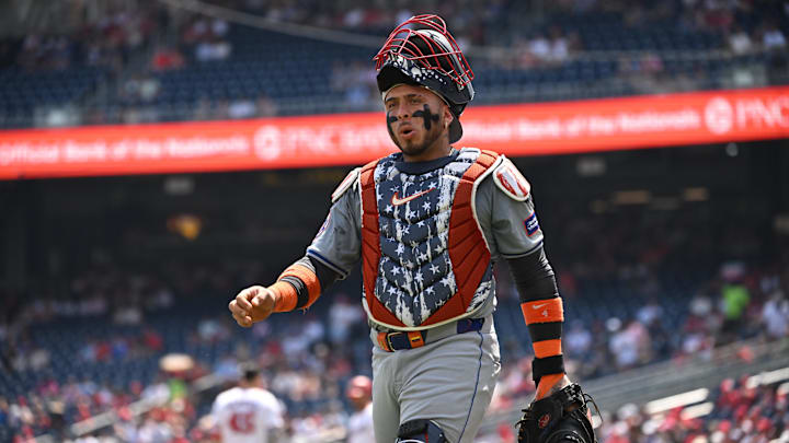Jul 4, 2024; Washington, District of Columbia, USA; New York Mets catcher Francisco Alvarez (4) wears a 4th of July themed catcherís kit against the Washington Nationals during the first inning at Nationals Park. Mandatory Credit: Rafael Suanes-USA TODAY Sports