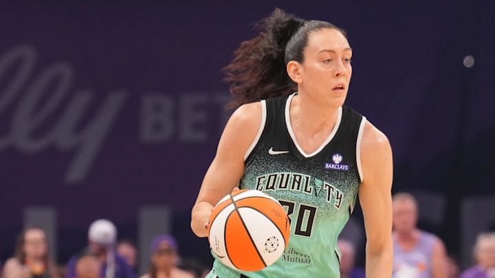 Sep 19, 2025; Phoenix, Arizona, USA; New York Liberty forward Breanna Stewart (30) dribbles against the Phoenix Mercury during the first half of game three of round one for the 2025 WNBA Playoffs at PHX Arena. Mandatory Credit: Joe Camporeale-Imagn Images Sep 19, 2025; Phoenix, Arizona, USA; New York Liberty forward Breanna Stewart (30) dribbles against the Phoenix Mercury during the first half of game three of round one for the 2025 WNBA Playoffs at PHX Arena. Mandatory Credit: Joe Camporeale-Imagn Images