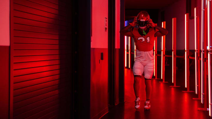 Oct 1, 2023; Houston, Texas, USA; Houston Texans cornerback Steven Nelson (21) puts on his helmet as Oct 1, 2023; Houston, Texas, USA; Houston Texans cornerback Steven Nelson (21) puts on his helmet as