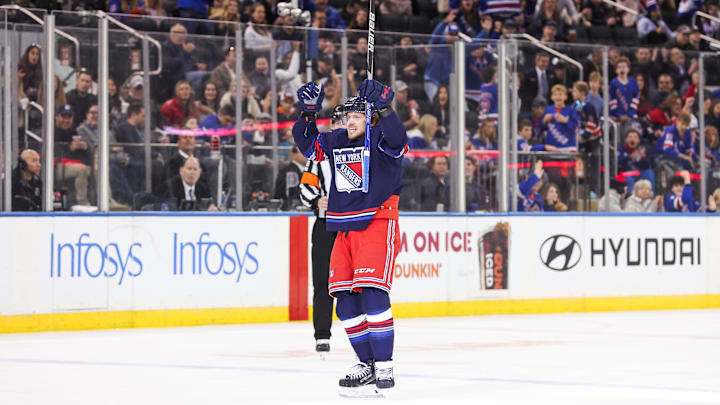 New York Islanders v New York Rangers