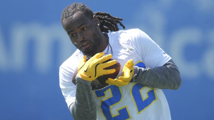 May 20, 2025; El Segundo, CA, USA; Los Angeles Chargers running back Najee Harris (22) catches the ball during offseason workouts at The Bolt. Mandatory Credit: Kirby Lee-Imagn Images