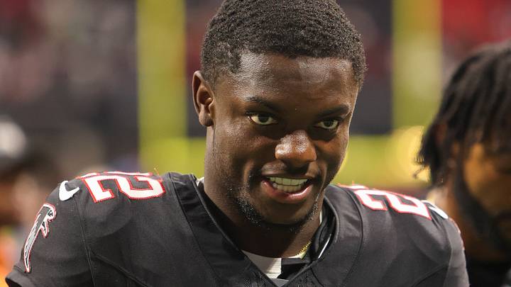The Atlanta Falcons are sending cornerback Clark Phillips III to the Chicago Bears for help on the defensive line. The Atlanta Falcons are sending cornerback Clark Phillips III to the Chicago Bears for help on the defensive line.