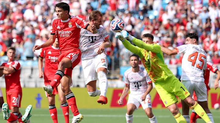 Benfica avançou em primeiro, com Bayern ficando em segundo lugar