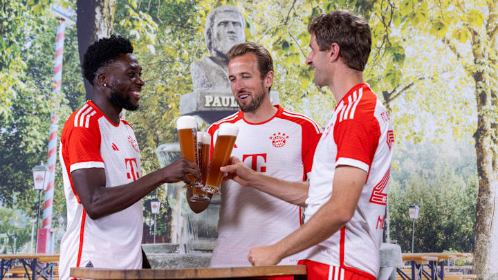 Thomas Mueller, Alphonso Davies, Harry Kane