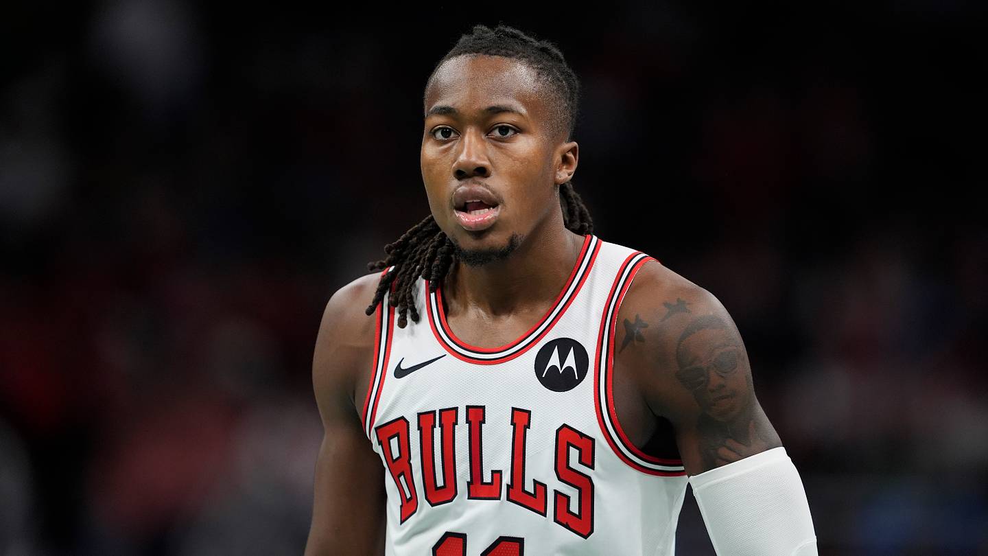 Ayo Dosunmu Set to Play Despite Hamstring Issue