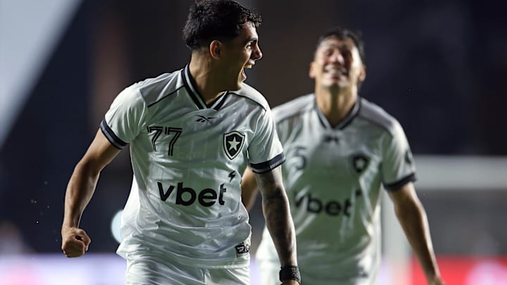 Botafogo vence o Vasco de virada pelo Brasileirão 2026