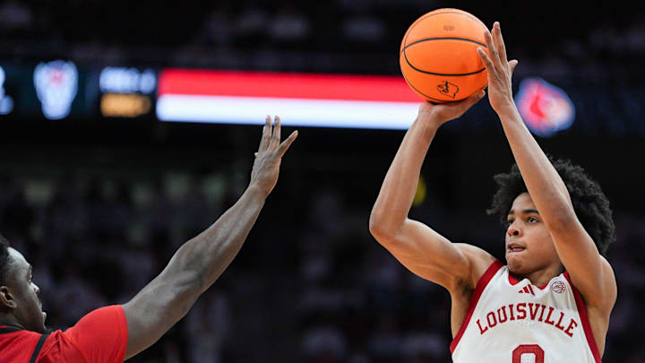 Louisville is a road favorite against SMU on Tuesday night.