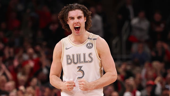 Milwaukee Bucks v Chicago Bulls