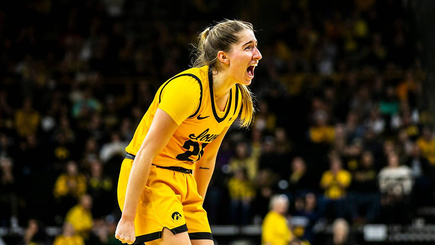 Former Iowa Star Backs Five-Star Recruit McKenna Woliczko