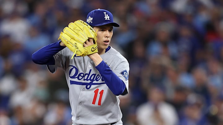 World Series - Los Angeles Dodgers v Toronto Blue Jays - Game Six World Series - Los Angeles Dodgers v Toronto Blue Jays - Game Six