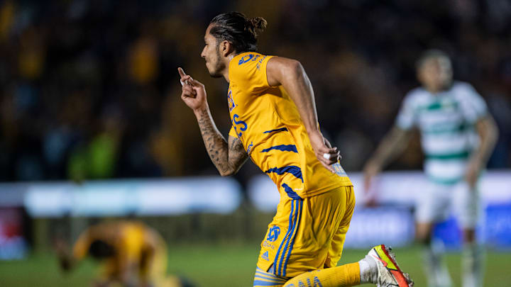 Tigres UANL v Santos Laguna - Playoffs Torneo Grita Mexico A21 Liga MX
