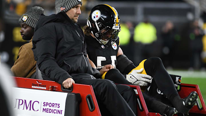 Nov 2, 2023; Pittsburgh, Pennsylvania, USA; Pittsburgh Steelers linebacker Cole Holcomb (55) leaves on a cart after an injury against the Tennessee Titans during the first quarter at Acrisure Stadium. Mandatory Credit: Philip G. Pavely-Imagn Images Nov 2, 2023; Pittsburgh, Pennsylvania, USA; Pittsburgh Steelers linebacker Cole Holcomb (55) leaves on a cart after an injury against the Tennessee Titans during the first quarter at Acrisure Stadium. Mandatory Credit: Philip G. Pavely-Imagn Images