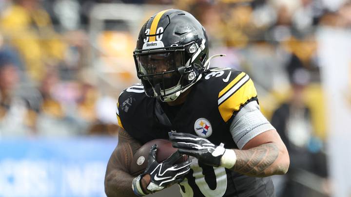 Oct 11, 2026; Pittsburgh, Pennsylvania, USA; Pittsburgh Steelers running back Jaylen Warren (30) carries the ball in the second half against the Indianapolis Colts at Acrisure Stadium. Mandatory Credit: Charles LeClaire-Imagn Images Oct 11, 2026; Pittsburgh, Pennsylvania, USA; Pittsburgh Steelers running back Jaylen Warren (30) carries the ball in the second half against the Indianapolis Colts at Acrisure Stadium. Mandatory Credit: Charles LeClaire-Imagn Images