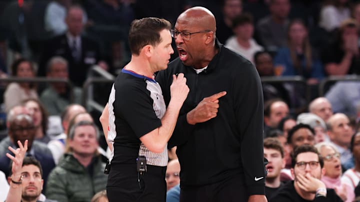 Knicks coach Mike Brown took issue with the officiating in Wednesday night’s loss to the Thunder. 