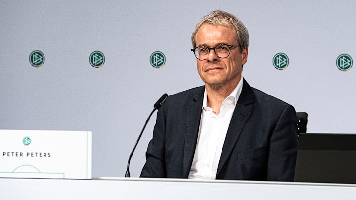 Peter Peters wurde offiziell für das Amt des DFB-Präsidenten vorgeschlagen. Peter Peters wurde offiziell für das Amt des DFB-Präsidenten vorgeschlagen.