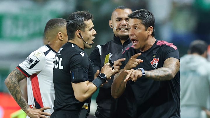 Treinador acumula trabalhos de destaque desde 2023 Treinador acumula trabalhos de destaque desde 2023