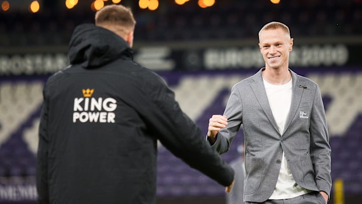 Louis Patris (re.) Louis Patris (re.)