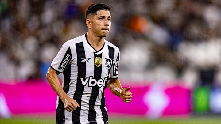 Savarino foi decisivo no clássico contra o Fluminense no Brasileirão