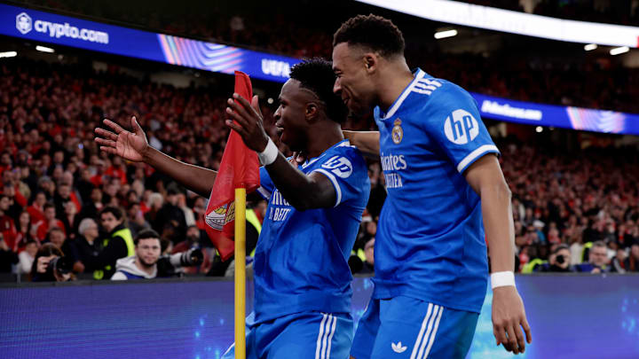 Vinicius a marqué l'unique but de la rencontre à Benfica. Vinicius a marqué l'unique but de la rencontre à Benfica.