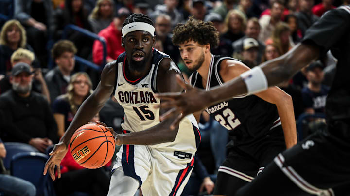 Gonzaga Bulldogs forward Graham Ike (15).