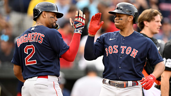 Boston tiene que resolver los contratos de Bogaerts y Devers