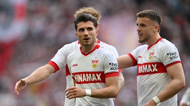 Leonidas Stergiou (vorne links) muss unters Messer