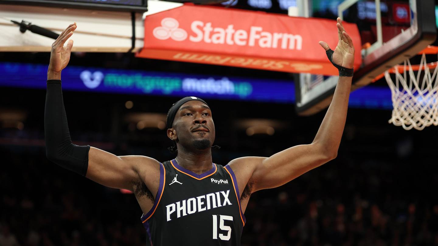 Suns Surge Past Kings, Eye Group A Top Spot