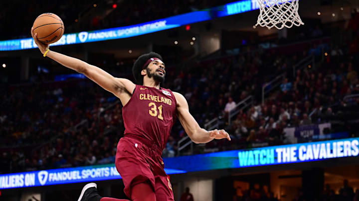 Apr 2, 2025; Cleveland, Ohio, USA; Cleveland Cavaliers center Jarrett Allen (31) dunks during the second half against the New York Knicks at Rocket Arena. Mandatory Credit: Ken Blaze-Imagn Images