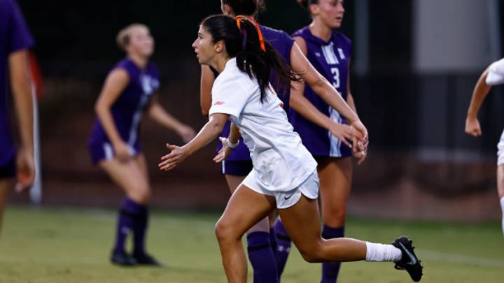 Gio Canali scores vs Northwestern Gio Canali scores vs Northwestern
