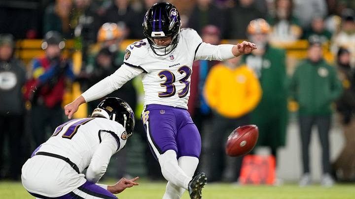 Dec 27, 2025; Green Bay, Wisconsin, USA; Baltimore Ravens place kicker Tyler Loop (33) makes a field goal during the second quarter against the Green Bay Packers at Lambeau Field. Mandatory Credit: Jeff Hanisch-Imagn Images Dec 27, 2025; Green Bay, Wisconsin, USA; Baltimore Ravens place kicker Tyler Loop (33) makes a field goal during the second quarter against the Green Bay Packers at Lambeau Field. Mandatory Credit: Jeff Hanisch-Imagn Images
