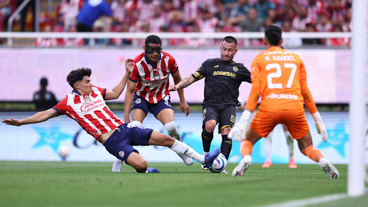 Although Guadalajara had trouble creating offense, the Chivas shut down Toluca, the top offense in Liga MX, to escape with a 1-0 win in the first leg of their quarterfinal series.