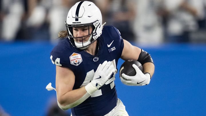 Dec 31, 2024; Glendale, AZ, USA; Penn State Nittany Lions tight end Tyler Warren (44) against the Boise State Broncos in the Fiesta Bowl at State Farm Stadium. Mandatory Credit: Mark J. Rebilas-Imagn Images