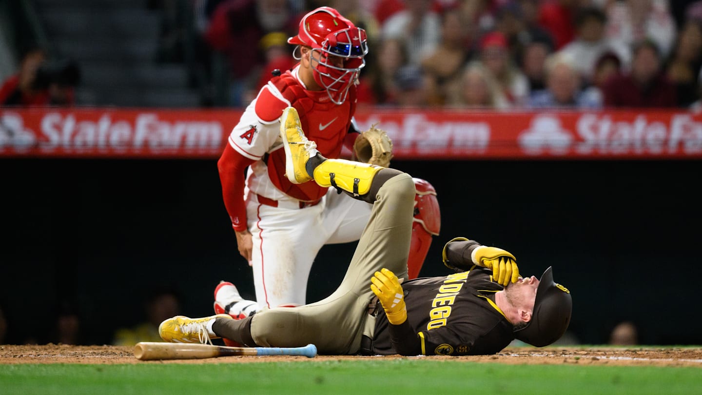 Padres’ Jake Cronenworth Takes 96 MPH Fastball Off the Chin, Remains in Game