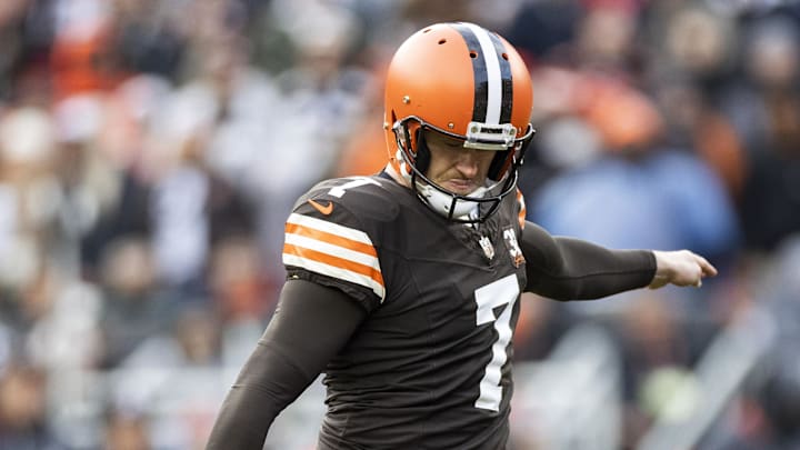 Dec 17, 2023; Cleveland, Ohio, USA; Cleveland Browns place kicker Dustin Hopkins (7) kicks a field