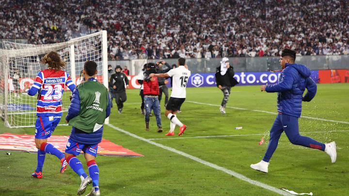 Jogo entre Colo-Colo e Fortaleza aconteceu em 10 de abril