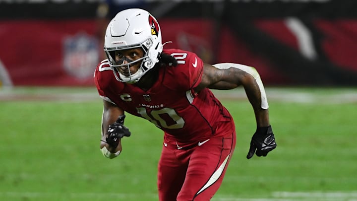 DeAndre Hopkins aún no tiene fecha de regreso a los Cardinals