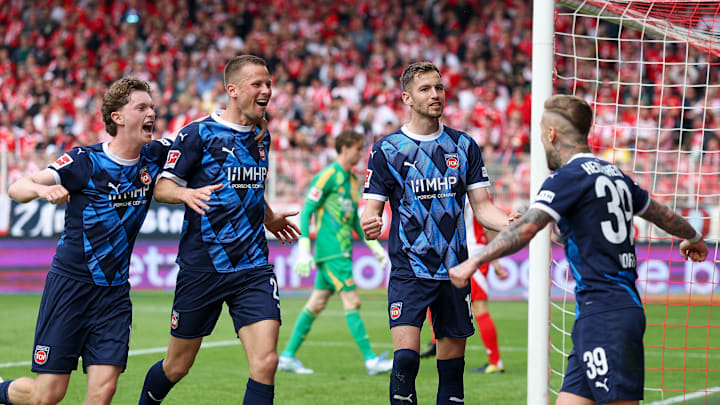 Der 1. FC Heidenheim kann sich den Klassenerhalt über die Relegation sichern.