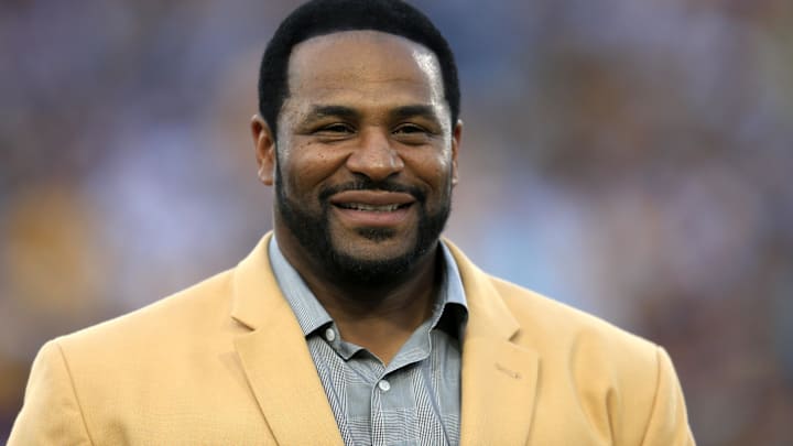 Jerome Bettis is introduced at the 2015 Hall of Fame game at Tom Benson Hall of Fame Stadium.