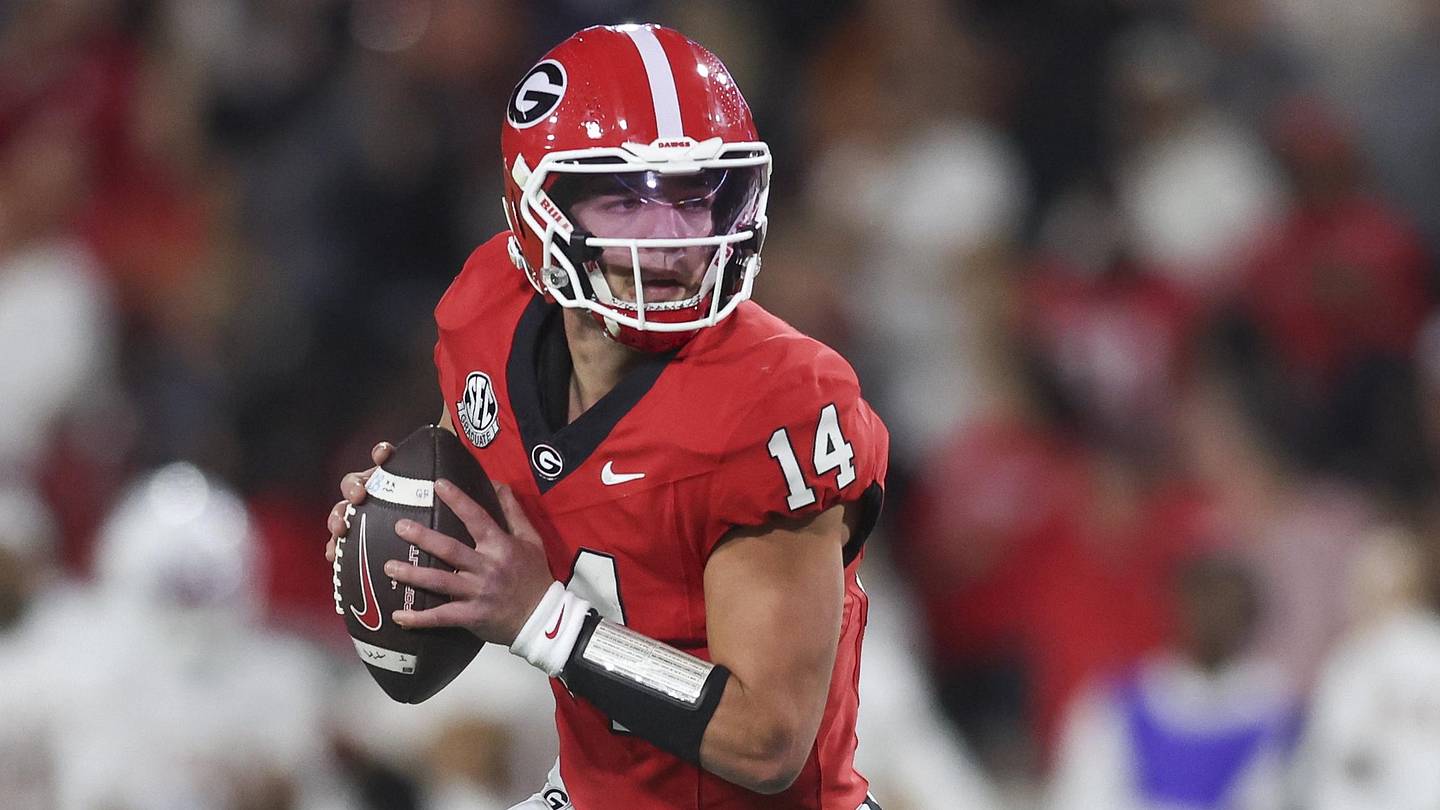 AP top 25 teams moving up, down the Week 13 college football rankings