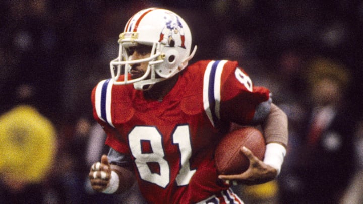 jJan 26, 1986; New Orleans, LA, USA; FILE PHOTO; New England Patriots kick returner Stephen Starring (81) fields a kick against the Chicago Bears during Super Bowl XX at the Superdome. The Bears defeated the Patriots 46-10. Mandatory Credit: Manny Rubio-Imagn Images