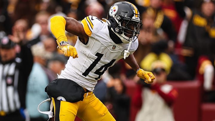Pittsburgh Steelers v Washington Commanders
