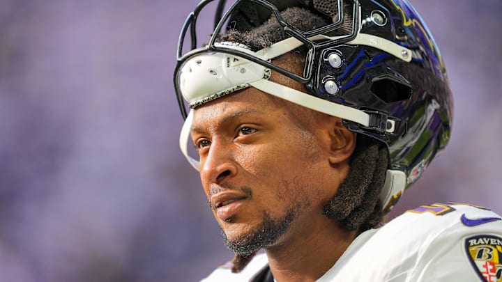 Baltimore Ravens wide receiver DeAndre Hopkins (10) warms up