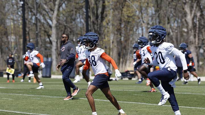 Chicago Bears defensive backs Devin Kirkwood and Zah Frazier.