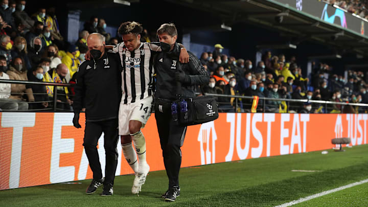 McKennie dolorante all'uscita dal campo