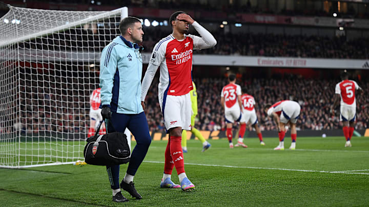 Zagueiro foi substituído aos 15 minutos do primeiro tempo