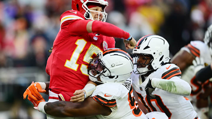  Cleveland Browns defensive tackle Mike Hall Jr. (51) and linebacker Devin Bush (30) Mandatory Credit: Ken Blaze-Imagn Images