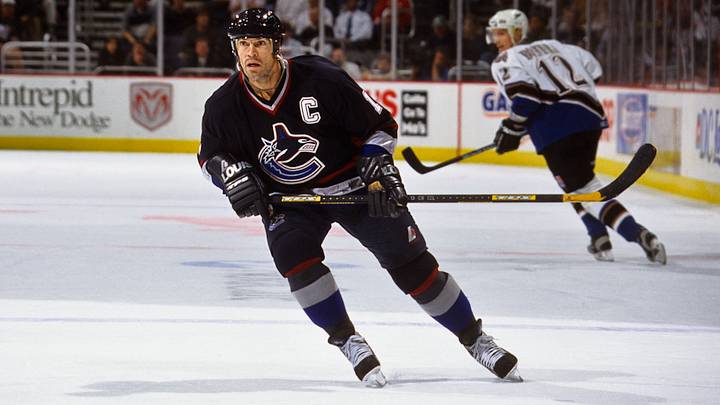 Oct 21, 1998; Washington, DC, USA; FILE PHOTO; Vancouver Canucks center Mark Messier (11) in action against the Washington Capitals at the MCI Center. Mandatory Credit: Lou Capozzola-USA TODAY NETWORK
