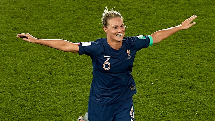 Amandine Henry pourrait faire son retour pour la Coupe du monde 2023. Amandine Henry pourrait faire son retour pour la Coupe du monde 2023.