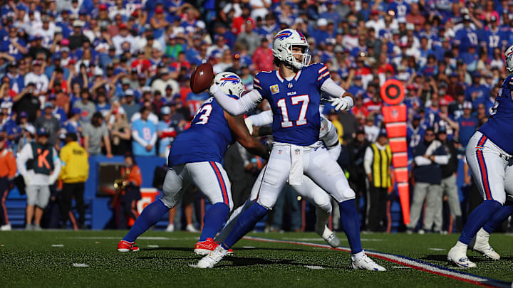 Tennessee Titans v Buffalo Bills