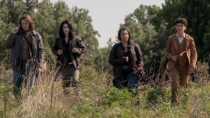 Alexa Mansour as Hope, Aliyah Royale as Iris, Nicolas Cantu as Elton, Hal Cumpston as Silas in The Walking Dead: World Beyond season 1